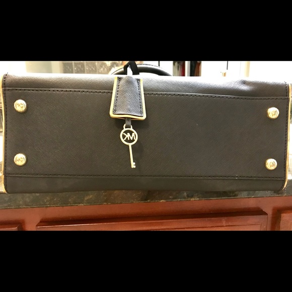 Michael Kors bag *SOLD* - Picture 6 of 7